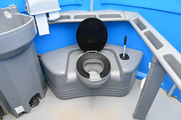 Portable Toilet Options We Offer in Bowling Green, MO